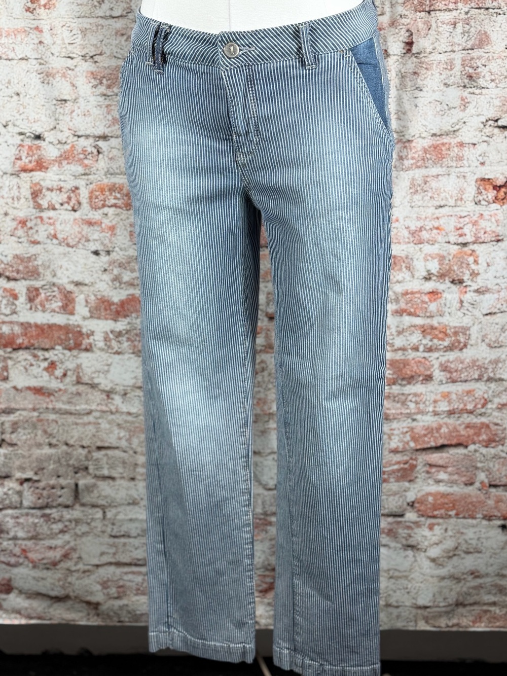 Pilcro Light Blue Pinstripe Straight Low Rise Jeans Women’s Size 27